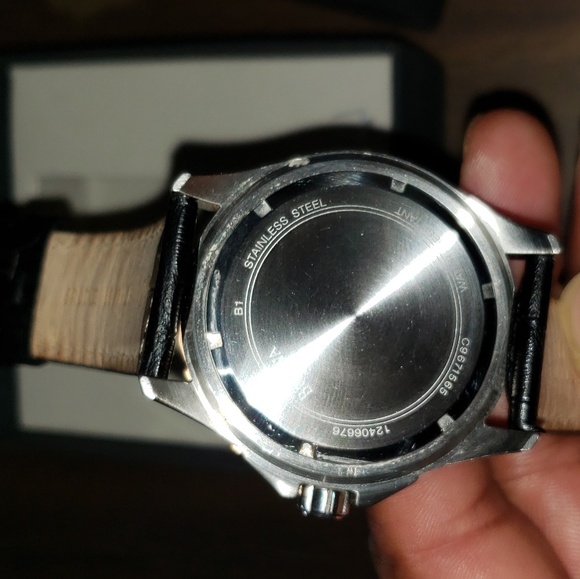 Watch - Picture 4 of 5